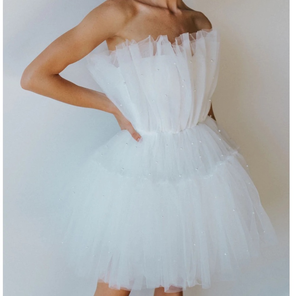 Untamed petals dress brand new Arlington pearl mini